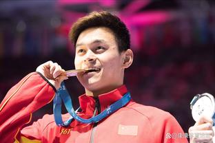 摔跤女子自由式62公斤级复活赛第一轮 中国选手龙佳晋级铜牌决赛
